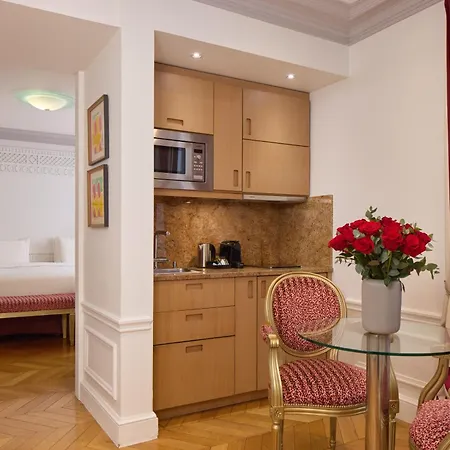 Aparthotel Majestic Champs Elysees Paris